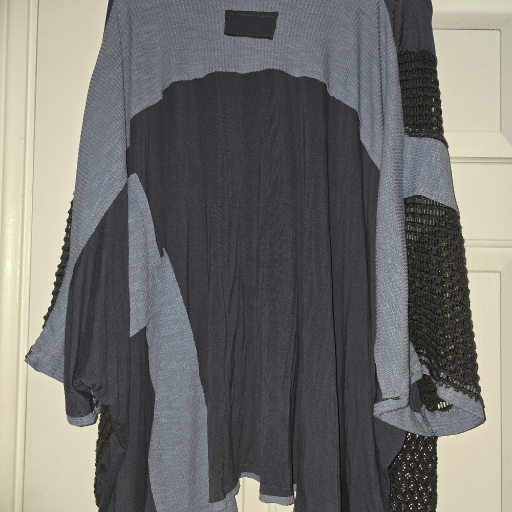 POL Soft V-Neck Boho Top Size M NWOTs - Picture 4 of 5
